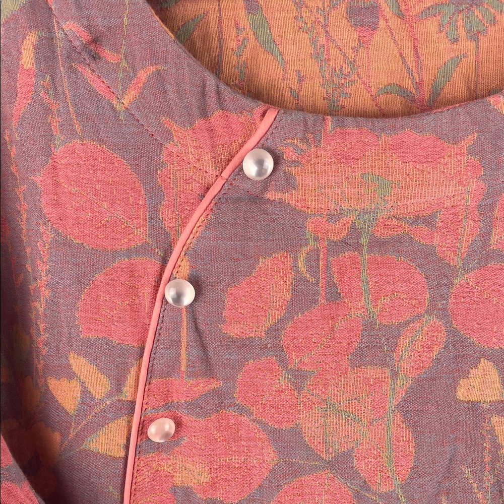 Floral Wrap-Style Wide Sleeve Top in Coral Pink Size L - Picture 5 of 12